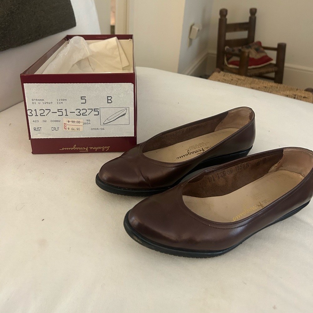 Vintage Ferragamo ballet flats
